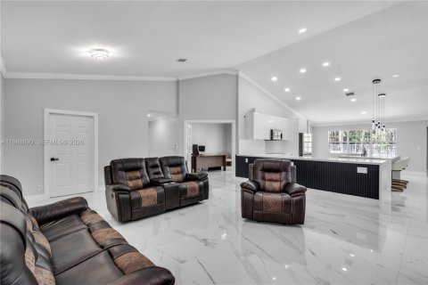 Купить виллу или дом в Локсахатчи-Гроувс, Флорида 4 спальни, 310.57м2, № 2051718 - фото 8