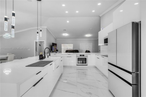 Купить виллу или дом в Локсахатчи-Гроувс, Флорида 4 спальни, 310.57м2, № 2051718 - фото 11