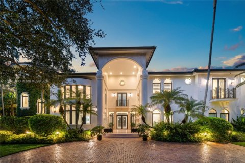 Casa en venta en Pinecrest, Florida, 6 dormitorios, 776.66 m2 № 1380431 - foto 1