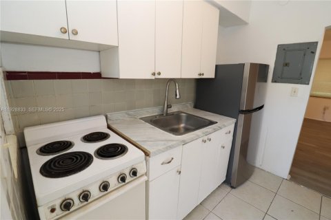 Apartamento en alquiler en Miami, Florida, 1 dormitorio, 55.74 m2 № 1990064 - foto 2