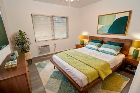 Apartamento en alquiler en Miami, Florida, 1 dormitorio, 55.74 m2 № 1990064 - foto 1