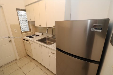 Apartamento en alquiler en Miami, Florida, 1 dormitorio, 55.74 m2 № 1990064 - foto 3