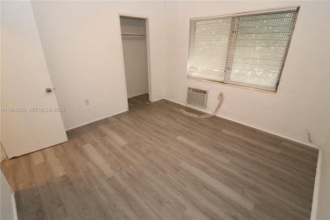 Apartamento en alquiler en Miami, Florida, 1 dormitorio, 55.74 m2 № 1990064 - foto 10