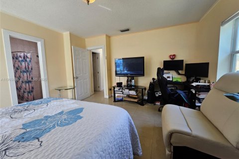 Купить виллу или дом в Норт-Майами-Бич, Флорида 3 спальни, 98.1м2, № 2027430 - фото 22