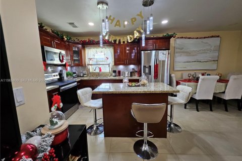 Купить виллу или дом в Норт-Майами-Бич, Флорида 3 спальни, 98.1м2, № 2027430 - фото 14