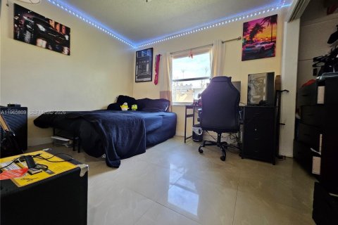 Купить виллу или дом в Норт-Майами-Бич, Флорида 3 спальни, 98.1м2, № 2027430 - фото 30