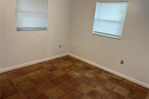 Immobilier commercial à vendre à Bradenton, Floride: 4 chambres, 154.59 m2 № 2410197 - photo 9