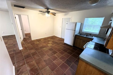 Immobilier commercial à vendre à Bradenton, Floride: 4 chambres, 154.59 m2 № 2410197 - photo 4