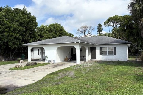 Immobilier commercial à vendre à Bradenton, Floride: 4 chambres, 154.59 m2 № 2410197 - photo 3