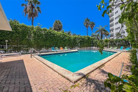 Copropriété à vendre à Miami Beach, Floride: 2 chambres, 87.33 m2 № 1895863 - photo 28