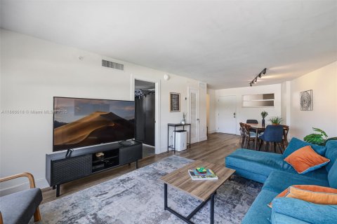 Copropriété à vendre à Miami Beach, Floride: 2 chambres, 87.33 m2 № 1895863 - photo 4