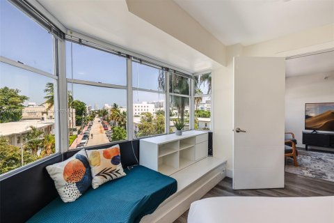 Copropriété à vendre à Miami Beach, Floride: 2 chambres, 87.33 m2 № 1895863 - photo 13