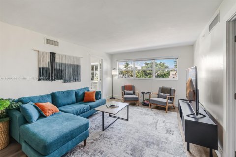 Copropriété à vendre à Miami Beach, Floride: 2 chambres, 87.33 m2 № 1895863 - photo 1