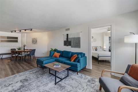 Copropriété à vendre à Miami Beach, Floride: 2 chambres, 87.33 m2 № 1895863 - photo 3