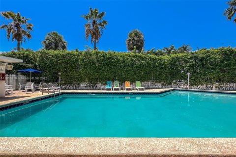 Copropriété à vendre à Miami Beach, Floride: 2 chambres, 87.33 m2 № 1895863 - photo 26