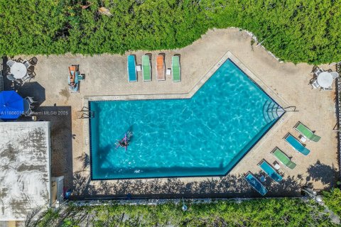 Copropriété à vendre à Miami Beach, Floride: 2 chambres, 87.33 m2 № 1895863 - photo 27