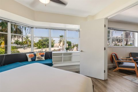 Copropriété à vendre à Miami Beach, Floride: 2 chambres, 87.33 m2 № 1895863 - photo 15