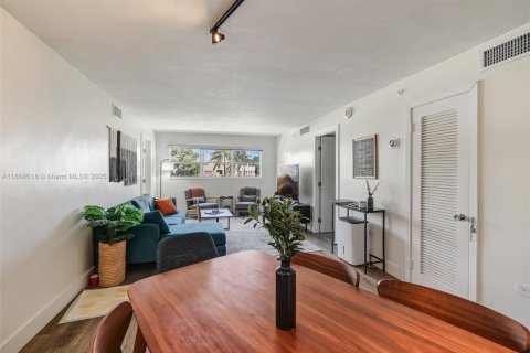 Copropriété à vendre à Miami Beach, Floride: 2 chambres, 87.33 m2 № 1895863 - photo 7