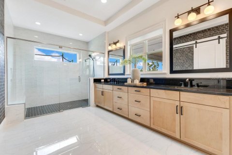 House in Orlando, Florida 4 bedrooms, 281.77 sq.m. № 1751202 - photo 17