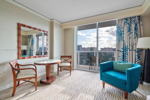 Condo in Sunny Isles Beach, Florida  № 1956891 - photo 8