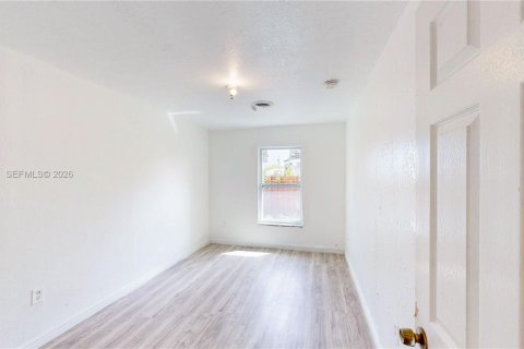 Propiedad comercial en venta en Miami, Florida, 319.96 m2 № 2029375 - foto 17