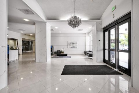 Condo in Sunny Isles Beach, Florida, 1 bedroom  № 1707334 - photo 1