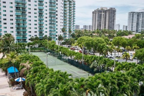 Condo in Sunny Isles Beach, Florida, 1 bedroom  № 1707334 - photo 4
