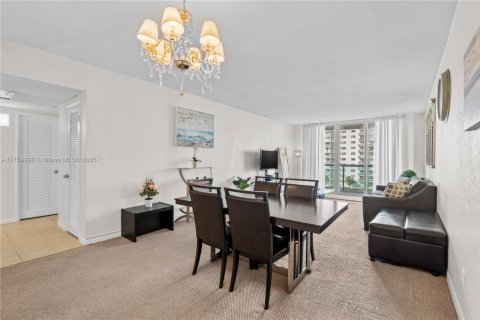 Condo in Sunny Isles Beach, Florida, 1 bedroom  № 1707334 - photo 8