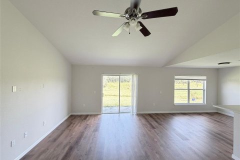 Villa ou maison à vendre à Poinciana, Floride: 4 chambres, 139.45 m2 № 2429208 - photo 2