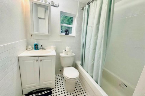 Villa ou maison à louer à Tampa, Floride: 2 chambres, 71.35 m2 № 1324963 - photo 14