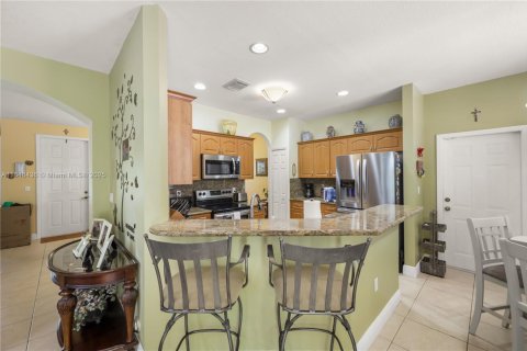 House in Miami, Florida 4 bedrooms, 209.59 sq.m. № 1963463 - photo 27