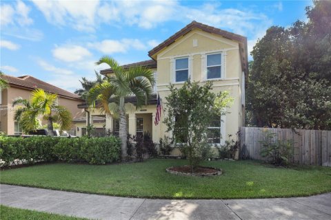 House in Miami, Florida 4 bedrooms, 209.59 sq.m. № 1963463 - photo 7