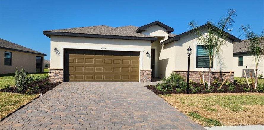 House in Fort Myers, Florida 4 bedrooms, 188.78 sq.m. № 2092308