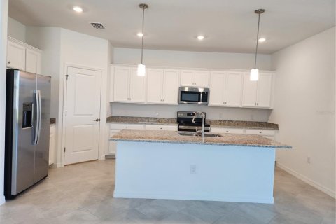 House in Fort Myers, Florida 4 bedrooms, 188.78 sq.m. № 2092308 - photo 3