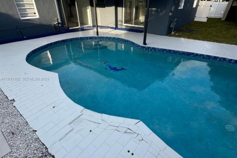 Снять в аренду виллу или дом в Майами-Гарденс, Флорида 4 спальни, 169.92м2, № 1989637 - фото 22