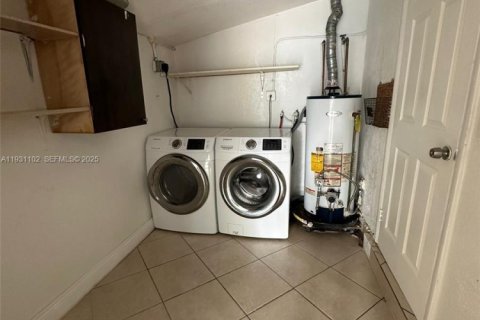 Снять в аренду виллу или дом в Майами-Гарденс, Флорида 4 спальни, 169.92м2, № 1989637 - фото 8