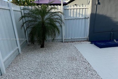 Снять в аренду виллу или дом в Майами-Гарденс, Флорида 4 спальни, 169.92м2, № 1989637 - фото 24