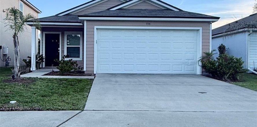 House in Bunnell, Florida 3 bedrooms, 130.25 sq.m. № 2205558