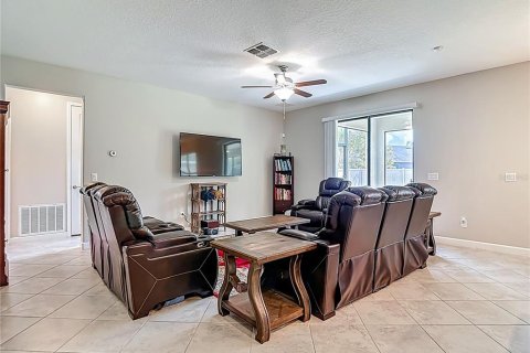 Villa ou maison à vendre à Wesley Chapel, Floride: 4 chambres, 234.95 m2 № 1852544 - photo 9