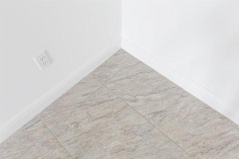 Снять в аренду таунхаус в Коконат Крик, Флорида 3 спальни, 165.74м2, № 1104525 - фото 1