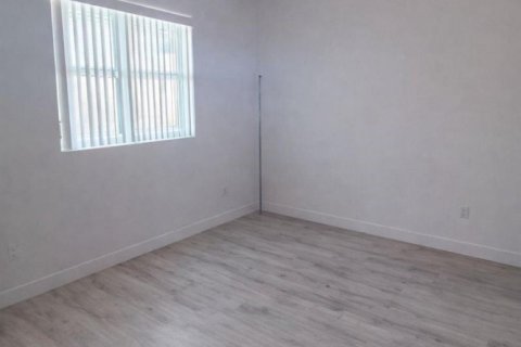 Apartment in North Miami, Florida 3 bedrooms, 182.74 sq.m. № 2180534 - photo 5