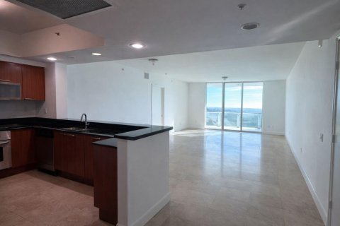 Apartment in North Miami, Florida 3 bedrooms, 182.74 sq.m. № 2180534