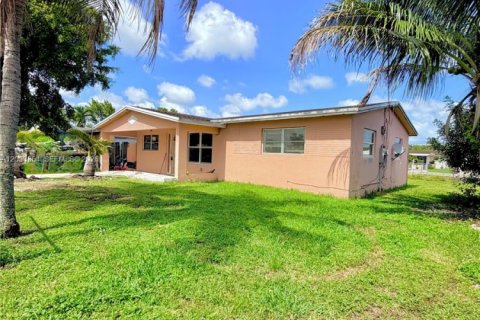 Casa en Dania Beach, Florida 4 dormitorios, 129.51 m2 № 2078058