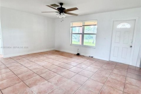 Casa en alquiler en Dania Beach, Florida, 4 dormitorios, 129.51 m2 № 2078058 - foto 5