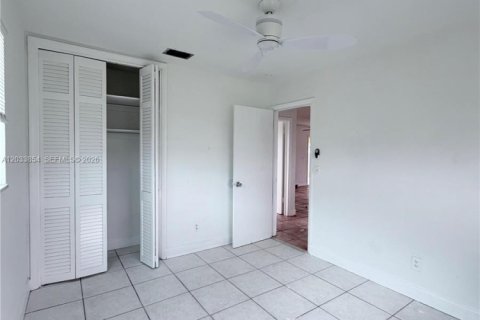 Casa en alquiler en Dania Beach, Florida, 4 dormitorios, 129.51 m2 № 2078058 - foto 10