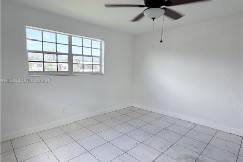 Casa en alquiler en Dania Beach, Florida, 4 dormitorios, 129.51 m2 № 2078058 - foto 13