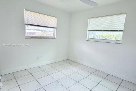Casa en alquiler en Dania Beach, Florida, 4 dormitorios, 129.51 m2 № 2078058 - foto 11