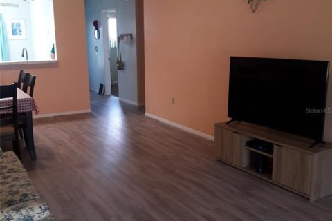 Снять в аренду кондоминиум в Брейдентон, Флорида 4 комнаты, 99.96м2, № 647125 - фото 7