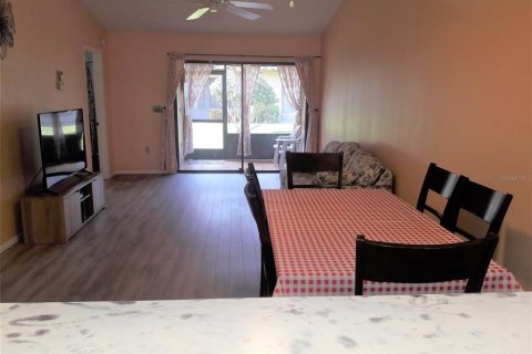 Снять в аренду кондоминиум в Брейдентон, Флорида 4 комнаты, 99.96м2, № 647125 - фото 6