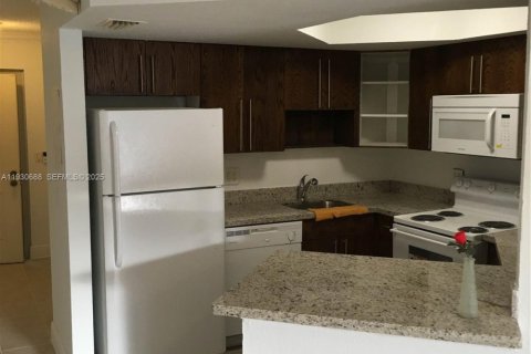 Condominio en venta en Doral, Florida, 2 dormitorios, 111.2 m2 № 2034382 - foto 16